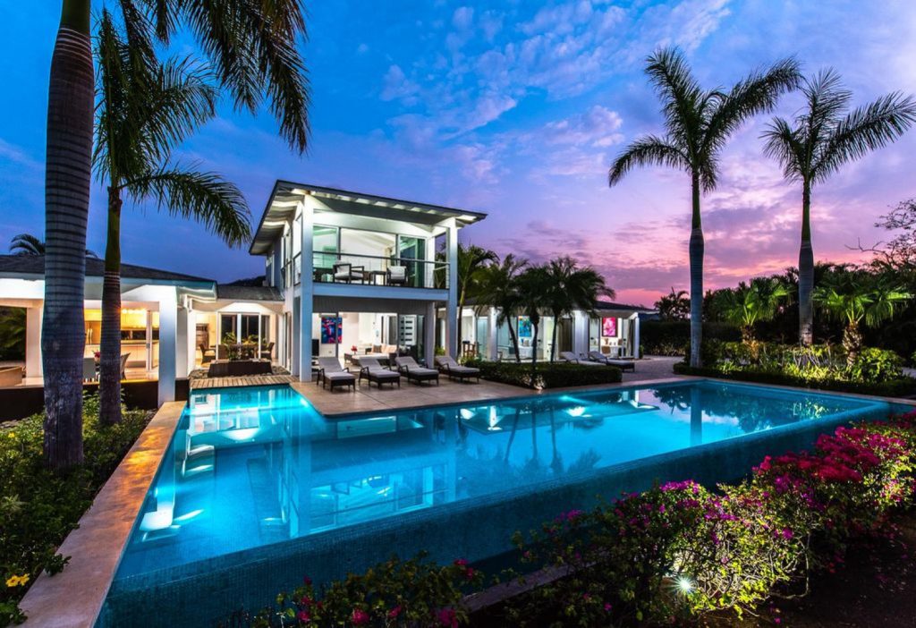 Beautiful 3,121 square feet modern Villa!!