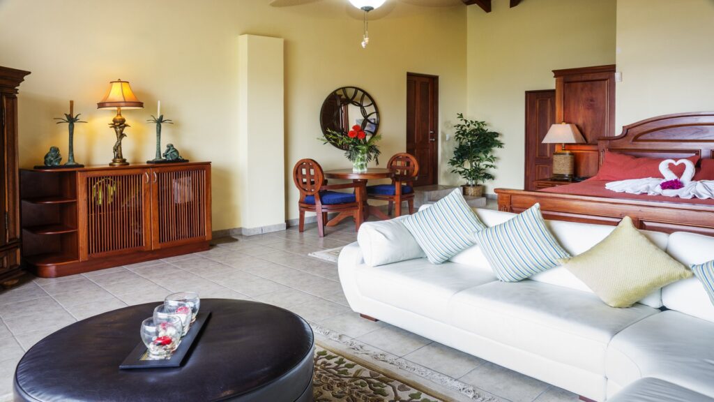 Sofas that will be truly comfortable for any setting. D�cor and room that one can truly appreciate while at papagayo. 