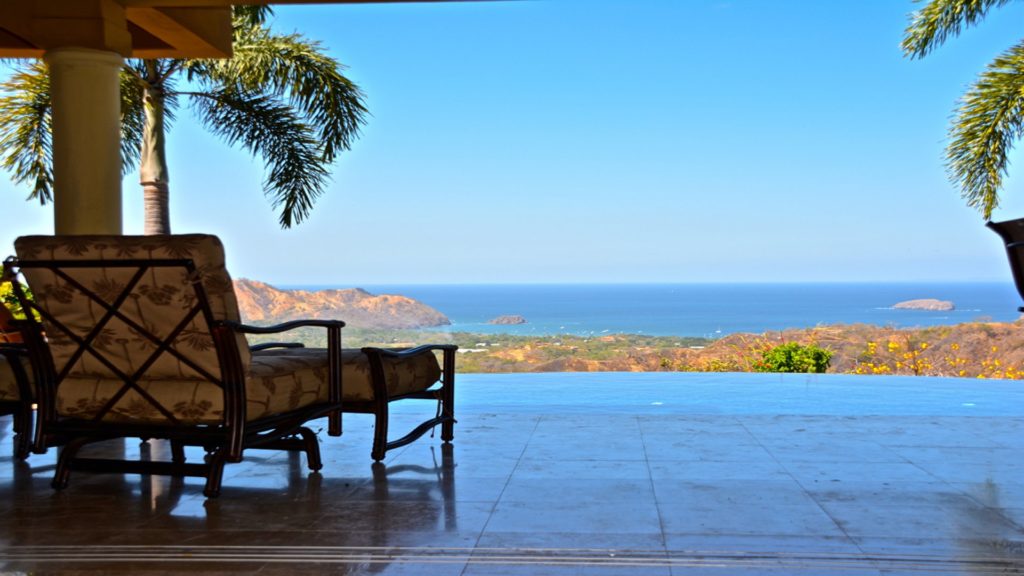 Relaxation while your stay will be the most important time. This view will be access to a day filled with memories and times spent outdoors while your stay at golfo de papagayo.