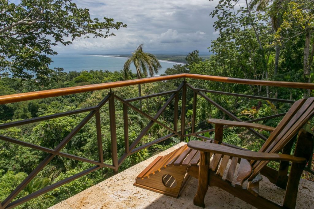 This villa is a great base for your adventure in Manuel Antonio, close to everything and surrounded by nature.