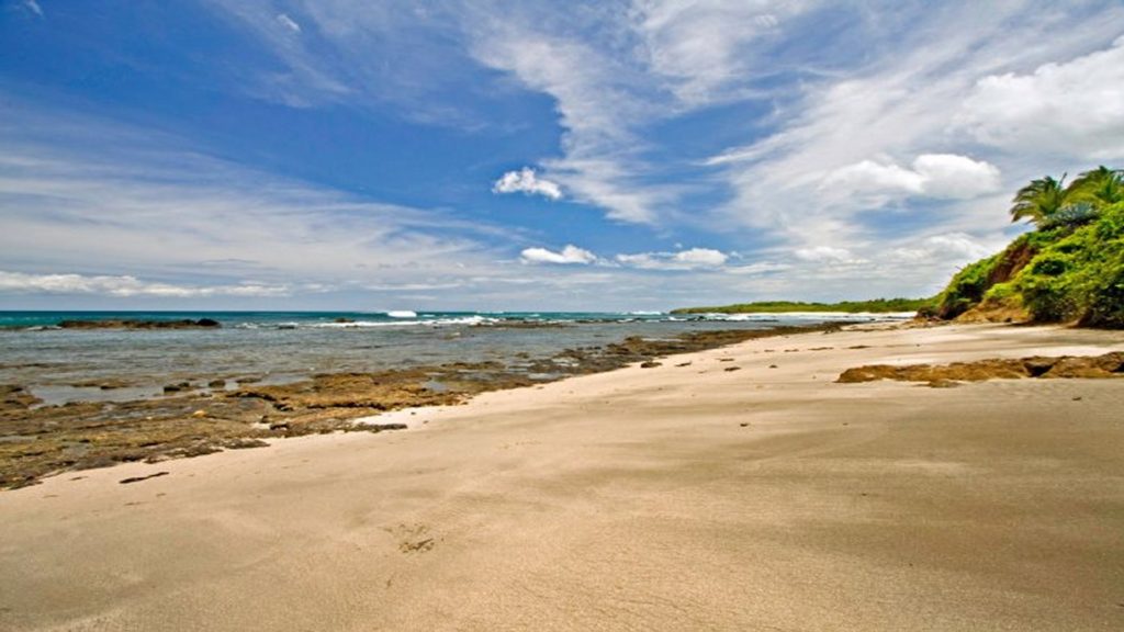 Playa Blanca sits just below TA-26 and is just a short walk down the steps. Private beach with all day to enjoy