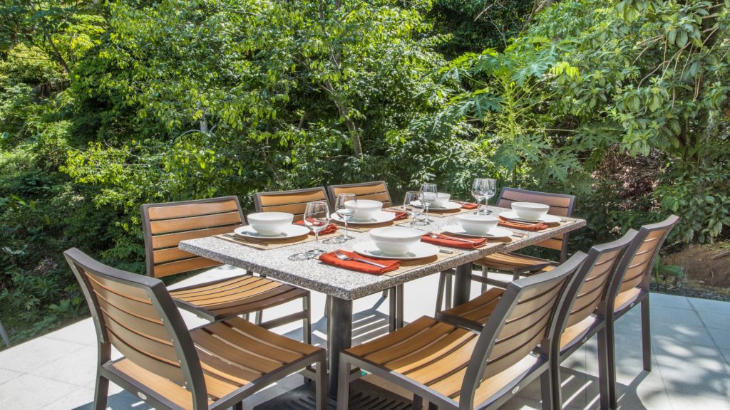 Enjoy outdoor tropical dining at this eight-seat patio table to the sounds of abundant wildlife in the surrounding rainforest.