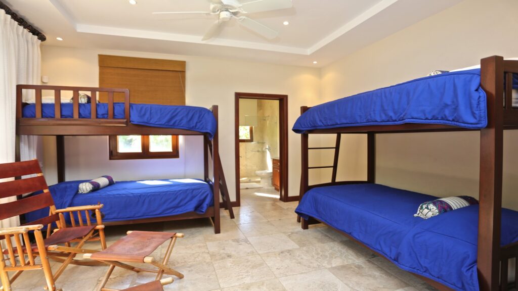 Kids will really enjoy good nights sleep wake up in the morning and enjoy a great start to the day. Play,rest here at Golfo de papagayo we have it in this room. 