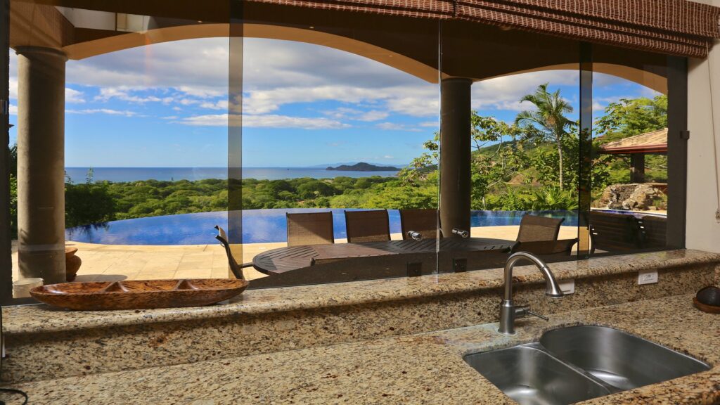 More kitchen? Well, with this view what to cook should not be a problem, cook to your heart&apos;s content. Costa Rica has it all, you will find what you need for that special meal. Take the food outdoors to the pool area. 