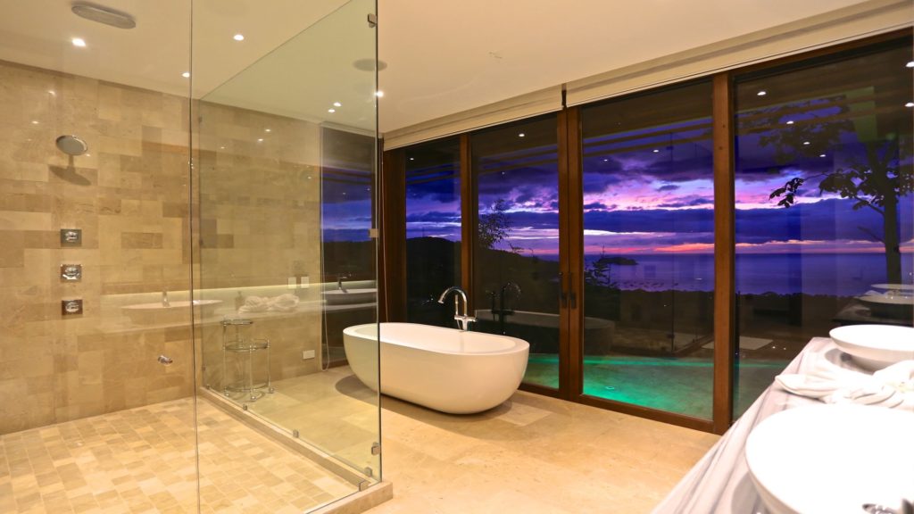 Like what you see? Or rather what you dream of? It can all be yours as you relax with a peaceful bath while taking in the views. The time is yours as you relax in an area is as finishing out your day with a beautiful view