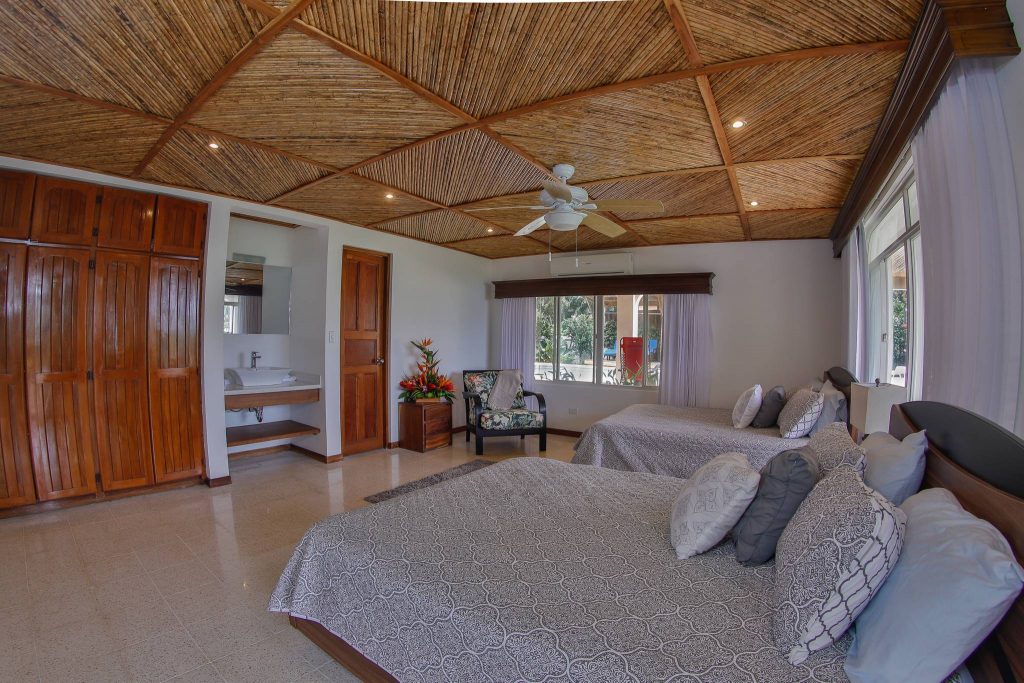Spectacular view of this bedroom with wooded details and so many extras!!