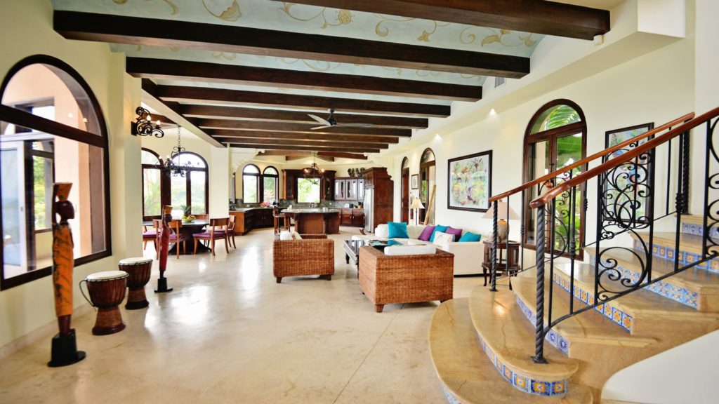 Create memories in this beautifully decorated living area. The view of Herradura Bay is a true masterpiece.