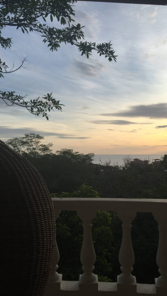 Beautiful sunsets are waiting for you. This stunning villa in the heart of Manuel Antonio is ideal for your next vacation.