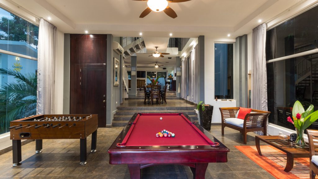 games-room-features-pool-table
