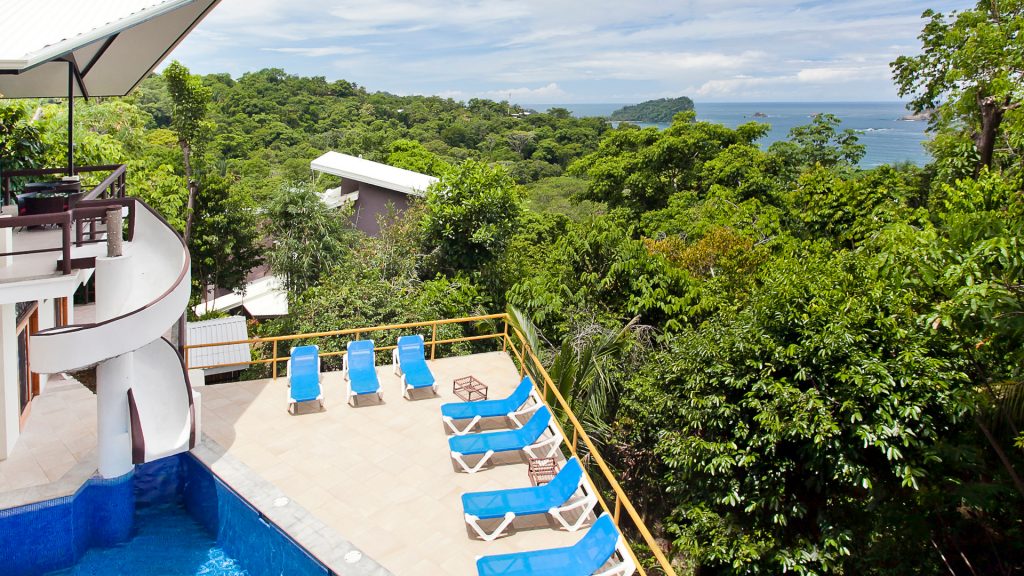 The villa is surrounded by nature and breathtaking views