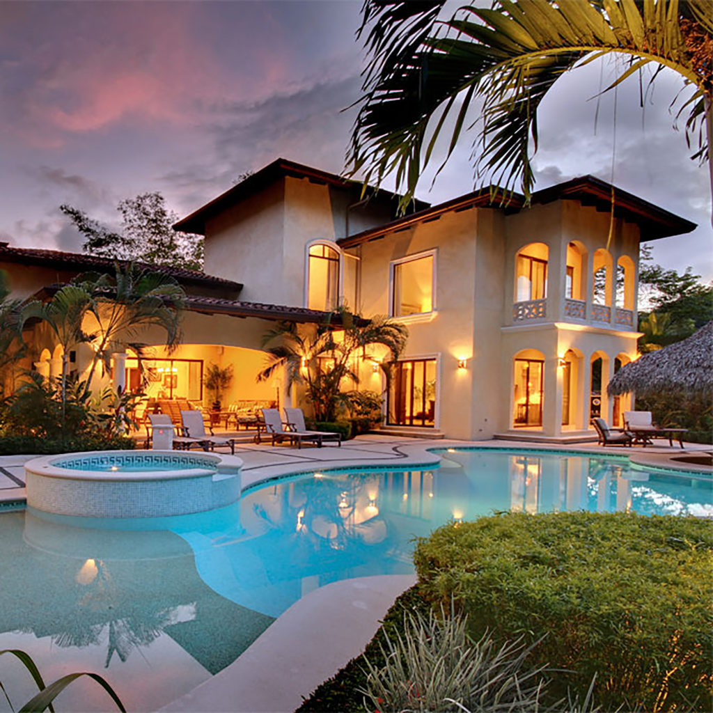 This luxurious residence offers an oasis of natural splendor. 