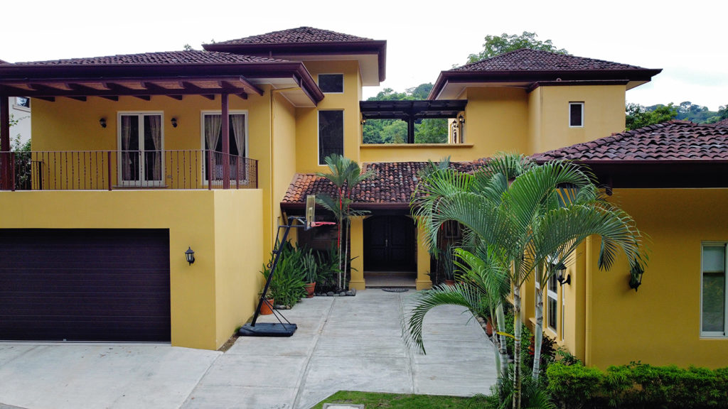 The ultimate Jaco home for groups in search of opulence, ample living space, amusement, and seclusion.