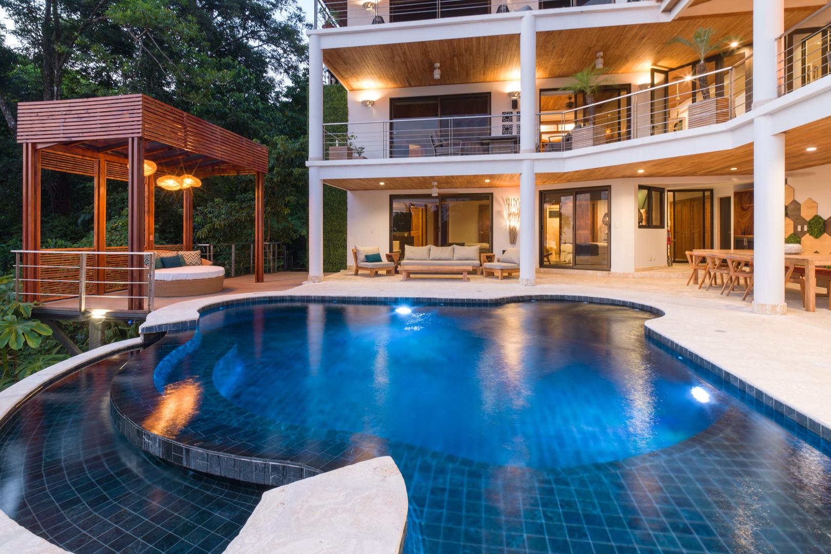 multi-level-pool-terrace-with-shaded-daybed-and-rainforest-views-manuel-antonio