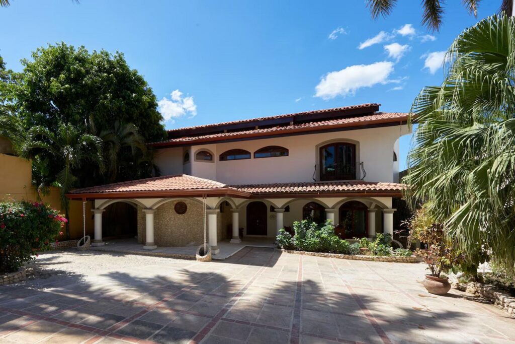 Your classic Mediterranean-style villa is in a nice quiet location and close enough the town, activities, and beach of Tamarindo.