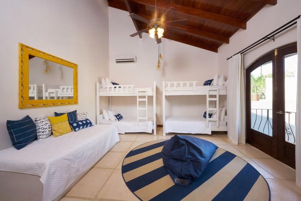 The kids will be super happy to hang out in their fun bunkbed room ... no adults allowed!