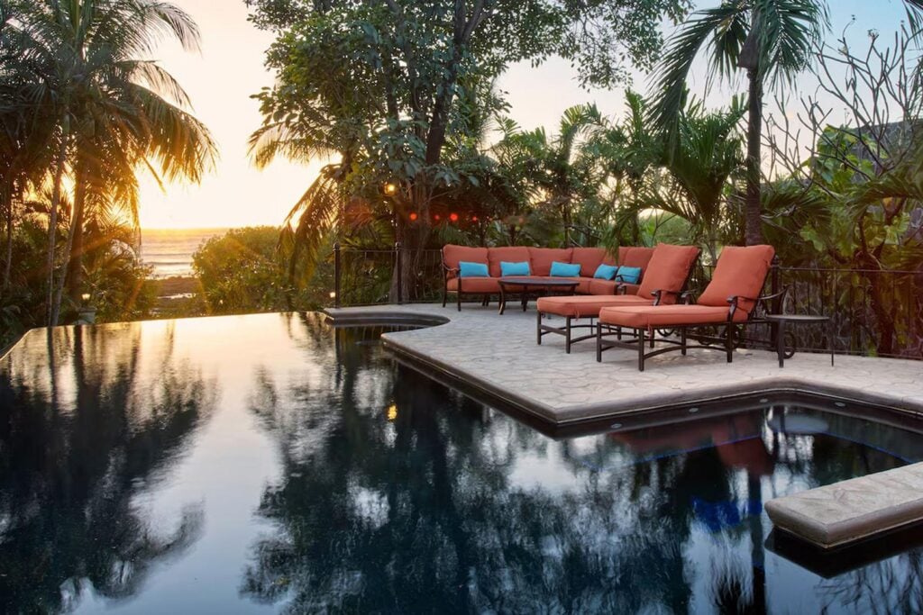 This stunning villa is the perfect spot for your family to refresh after a fun beach day or enjoying adventurous activities in the Tamarindo area.