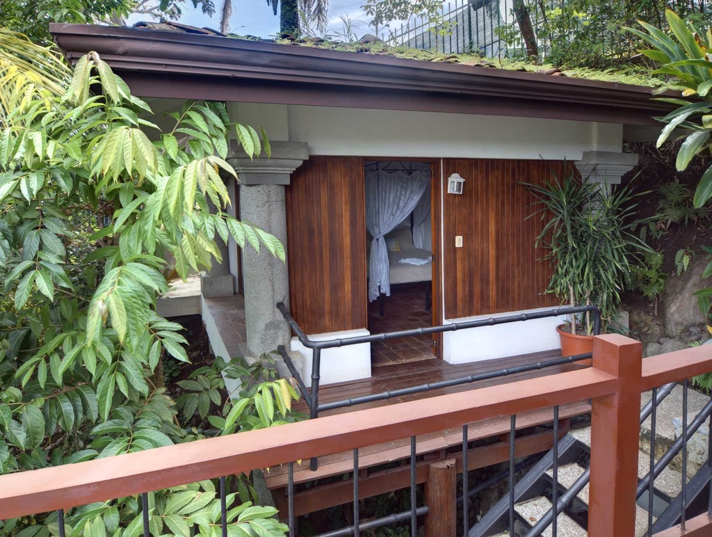 Steps from the patio is the separate secluded casita with queen bed and open-air ensuite bathroom.