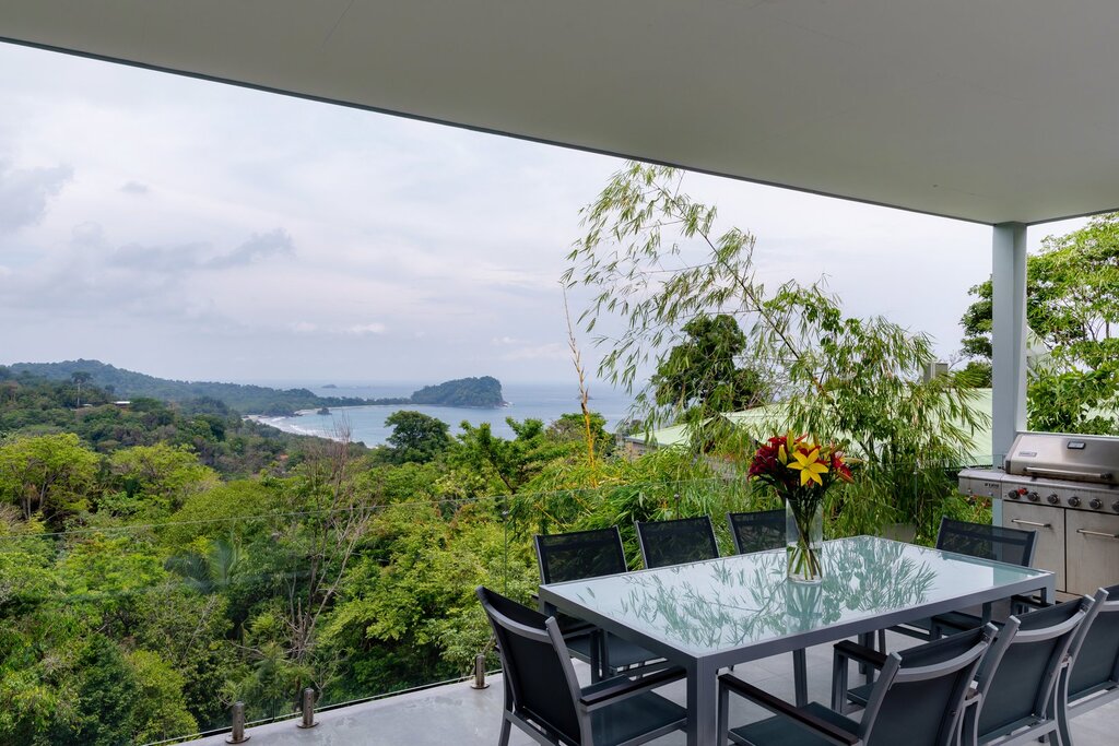 Have a cookout on the terrace with a stunning view of the coast.