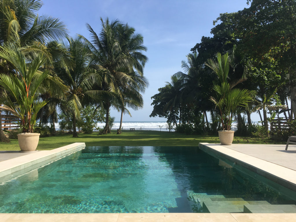 infinity-pool-with-panoramic-view-Jaco