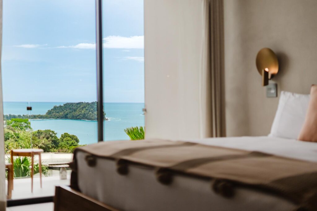 Soft textures in the foreground, ocean views beyond—every detail leads your eye outward.
