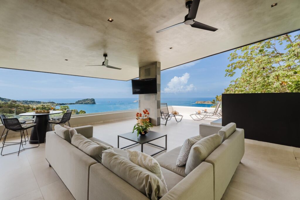 A contemporary luxury villa in Manuel Antonio