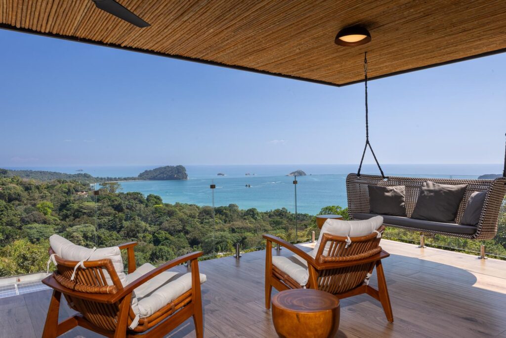 in-costa-rica-experience-the-natural-beauty-of-manuel-antonio-from-this-charming-spot