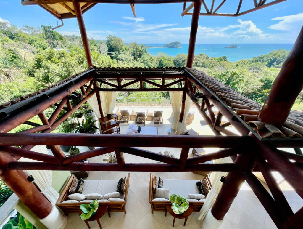 A majestic vacation villa with prestigious location offering exclusive vistas of the ocean and the protected forest of Manuel Antonio.