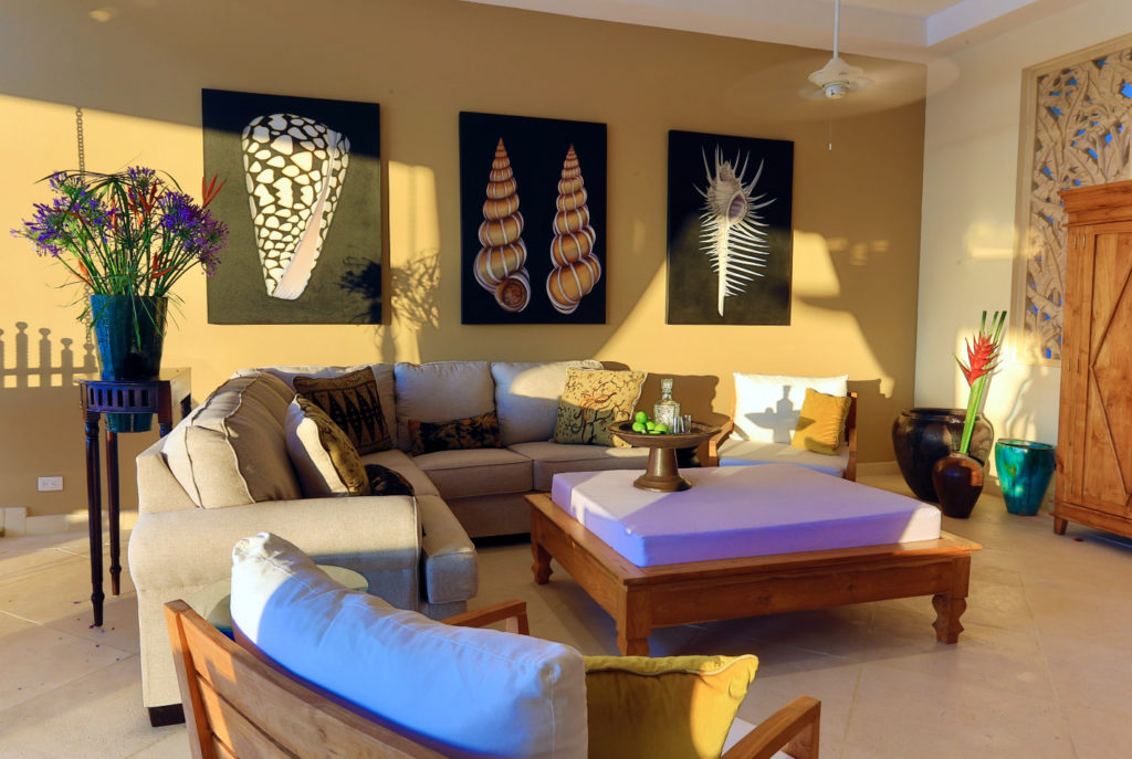 This lounge space, like an exotic chameleon, adopts various hues reflecting the mood of the day.