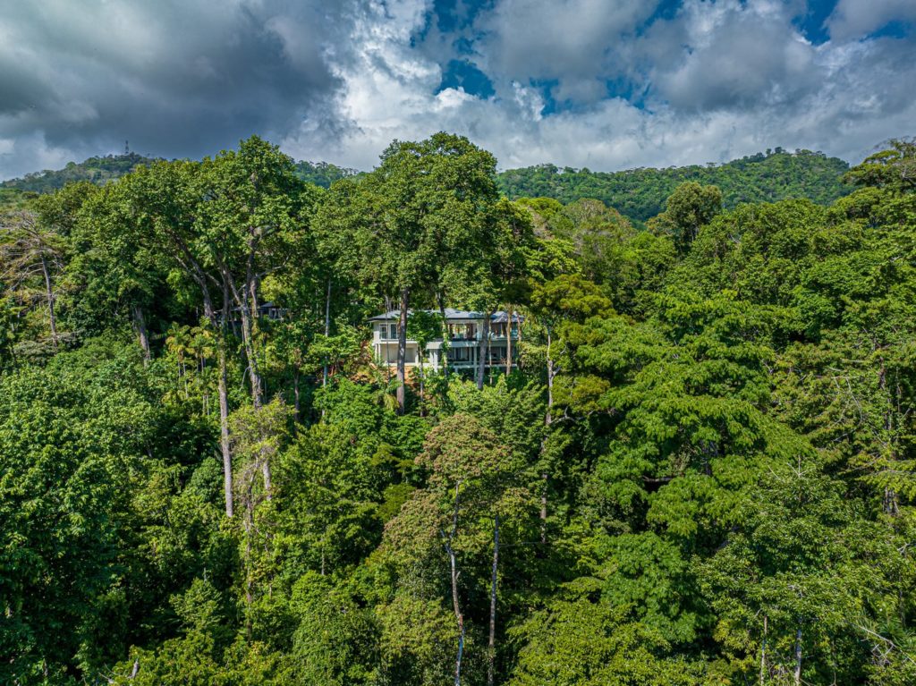 Nestled high up in the vibrant rainforest canopy, this villa truly compliments its natural surroundings.