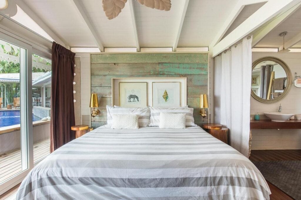 The infinity edge pool is just outside the master bedroom, perfect for an early morning dip!