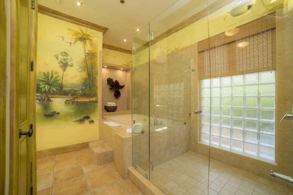 All 5 bedrooms have private bathrooms with showers and tubs for a nice soak at the end of a busy day.