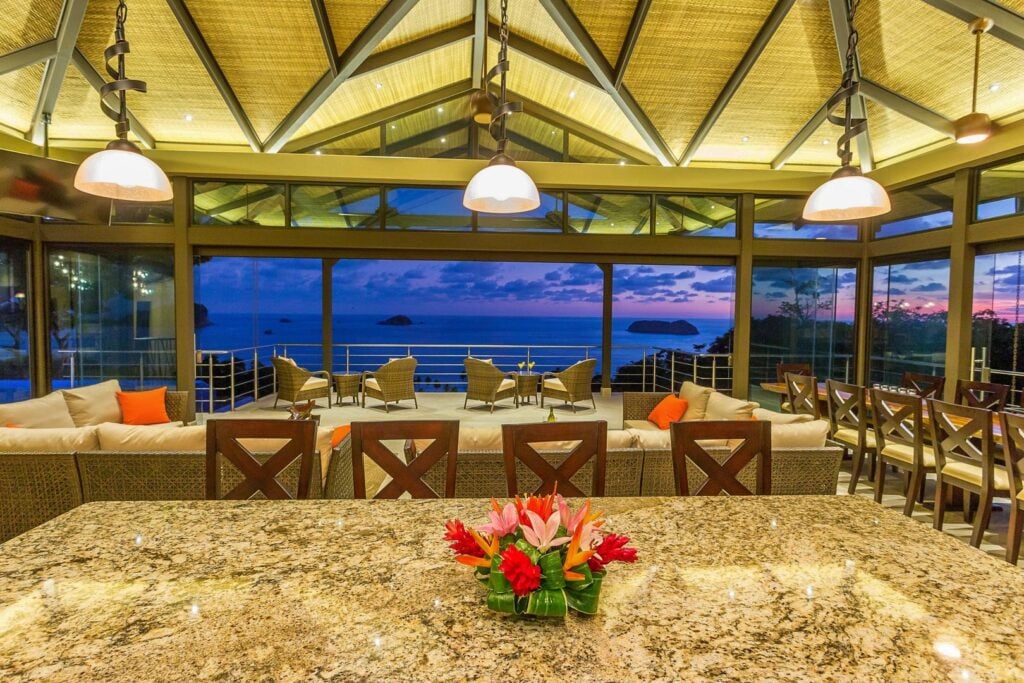 Chat, and sip cocktails with endless ocean views as your backdrop.