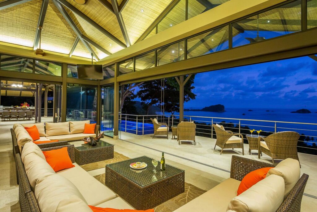 Gather together in the open-air living space with the Pacific stretched out in front of you.
