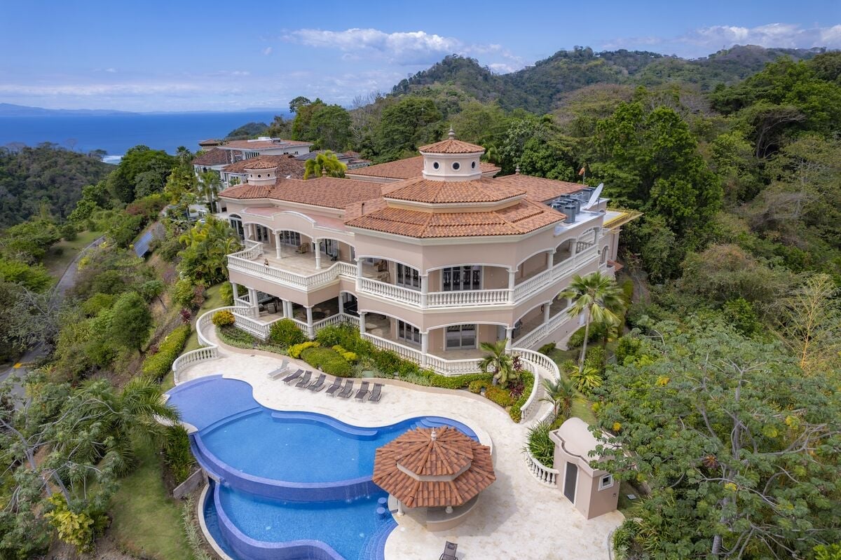 10 Bedroom Vacation Villa in Los Sueños